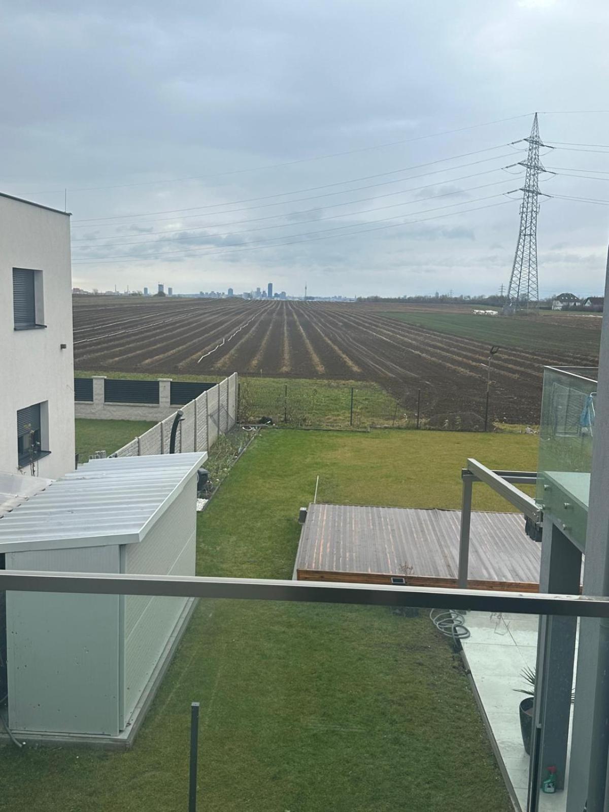 Skyline-View Gerasdorf bei Wien Exterior foto